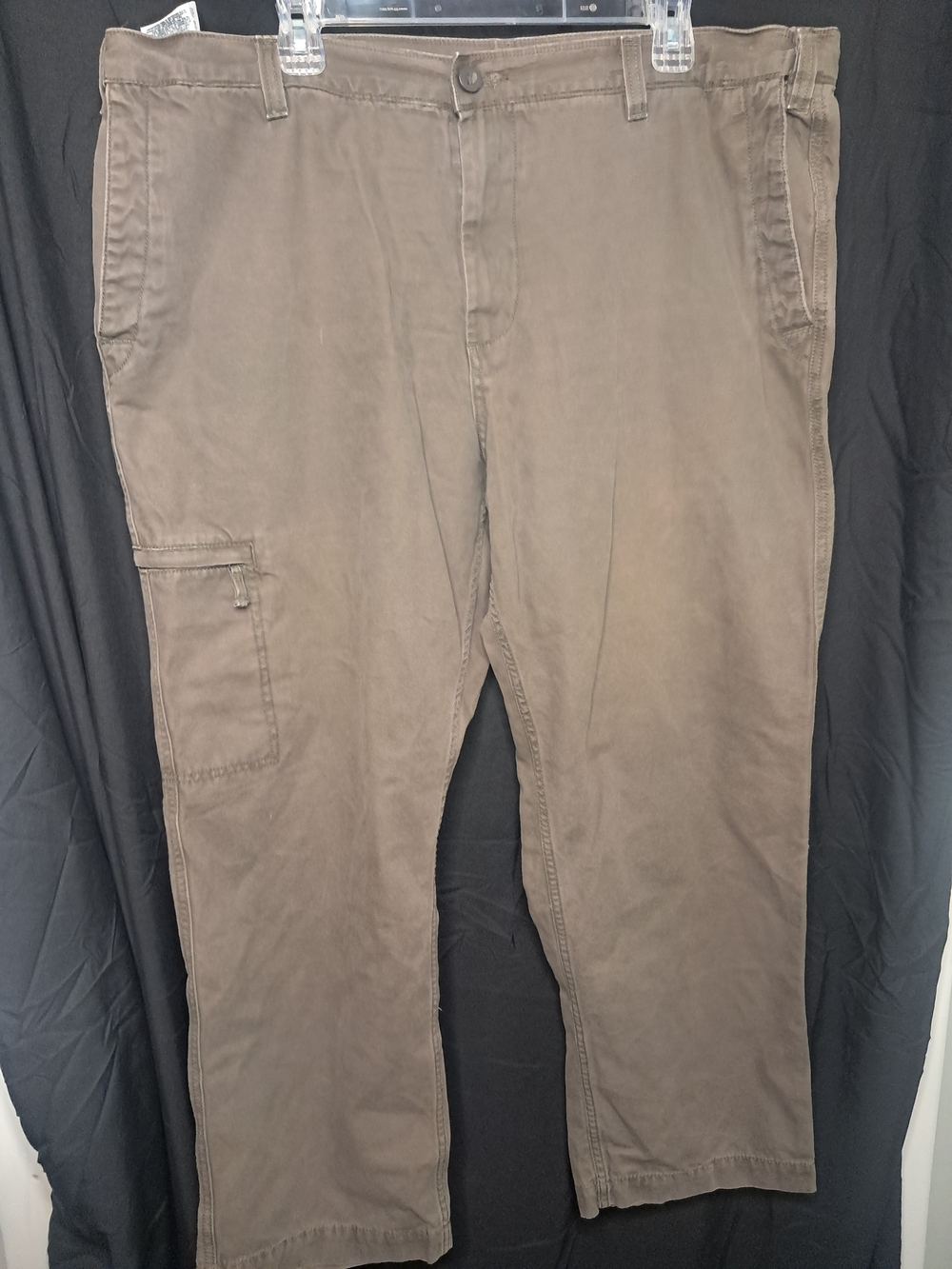 Dockers Men's Cargo Pants in Taupe Brown